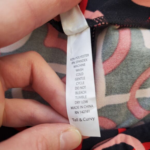 NEW LuLaRoe Valentine's Black Red Heart Leggings - Picture 8 of 9